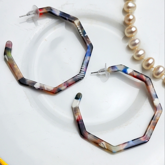 💫5/$25 Boho Large Hoop Earrings - Picture 1 of 2